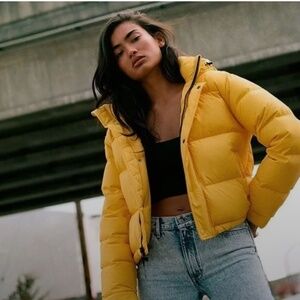 Aritzia the super puff shorty tna yellow puffer coat jacket